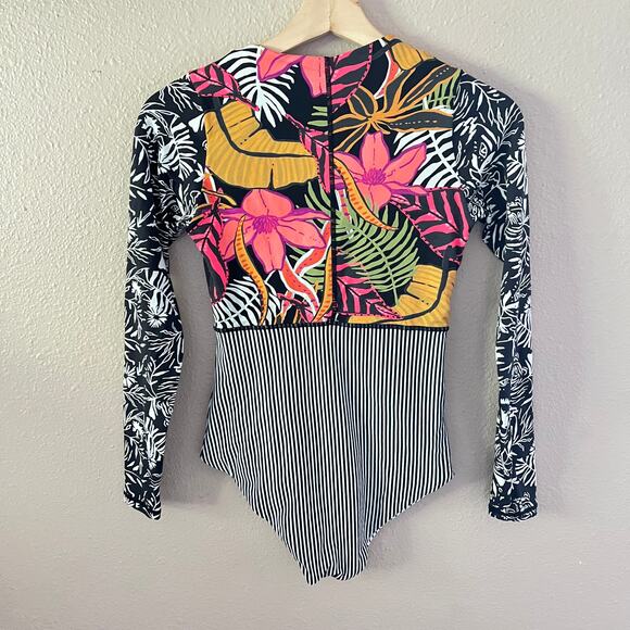 Maaji Ebony Zip front Waves surfer One-Piece Rashguard - Picture 5 of 7